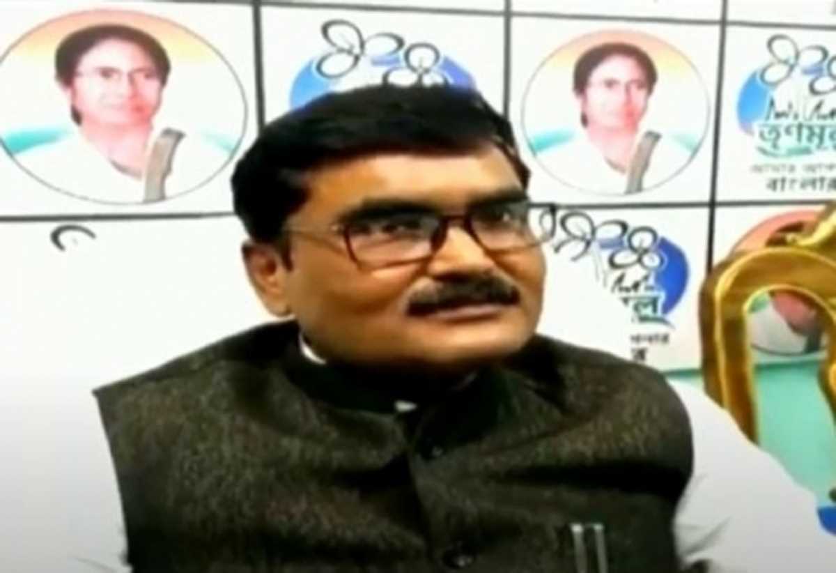 नौकरी कांड के लिए सेक्स को लेकर तृणमूल संचालित नगर पालिका अध्यक्ष का इस्तीफा